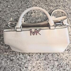 Michael Kors Large white / cream color Purse or Sarchel